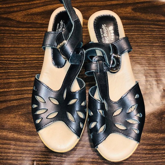 Spring Step Shoes - Women’s size 6/36 spring step wedge sandals